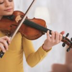 Cours de violon en ligne ou en présentiel : quelle formule offre les meilleurs résultats ?